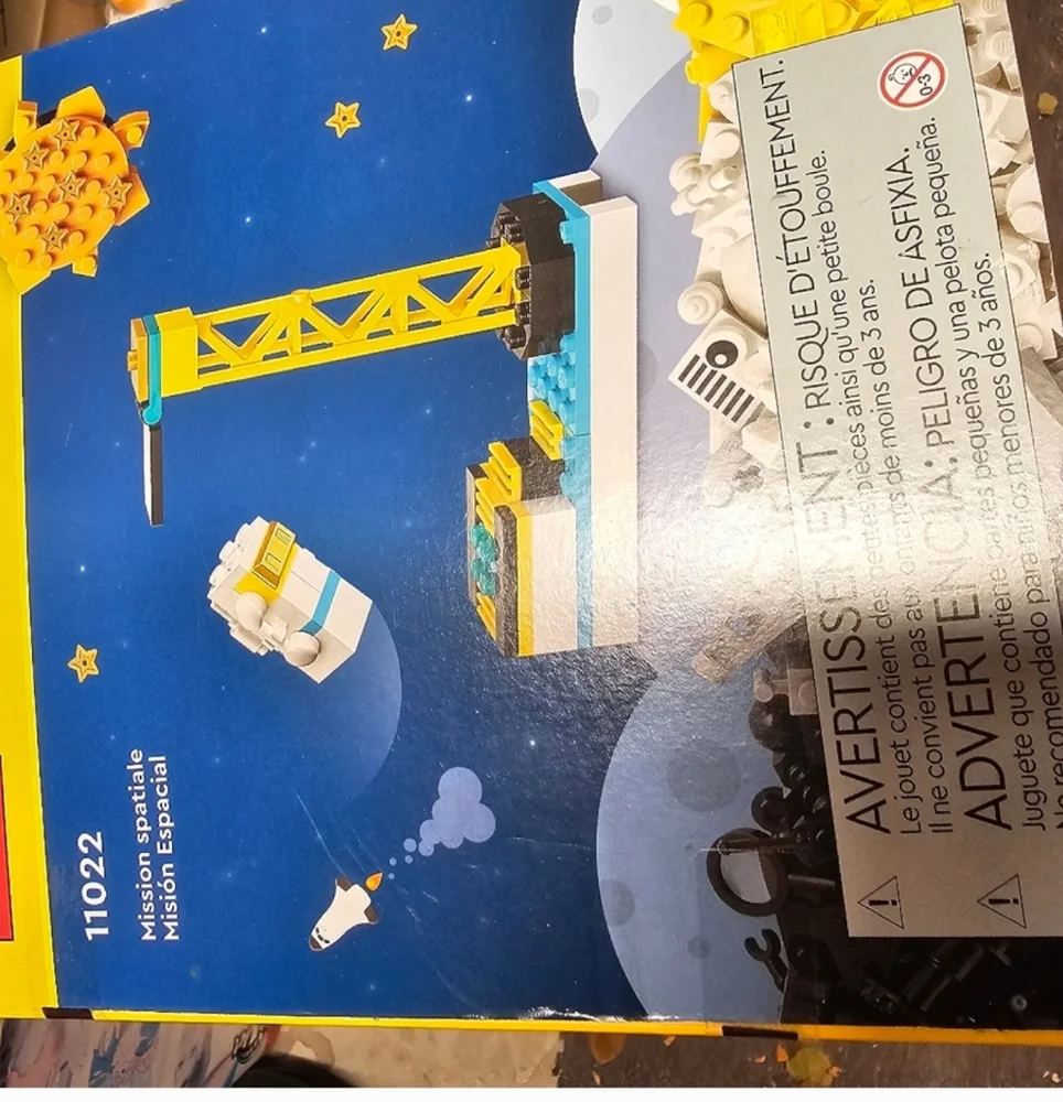 LEGO Classic Space Mission 11022 Building Set; Includes 10 Space Toy Min… - Picture 4 of 6